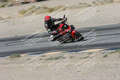 media/Oct-30-2025-Racers Edge (Thu) [[dabbdaf680]]/3-B Group/Session 3 (Turn 15 Inside)/